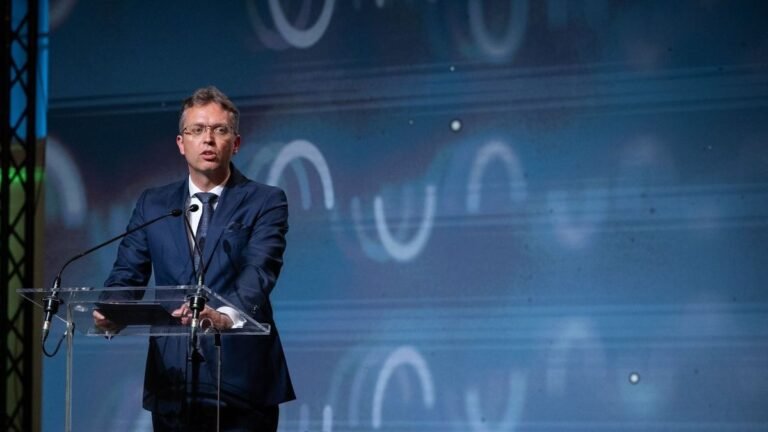 Hankó Balázs szerint volt kollégáiból akarnak kicsikarni terhelő vallomást a kényszerintézkedésekkel