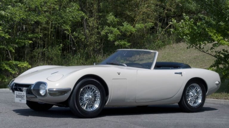 James Bond kedvéért készült a világ legértékesebb Toyotája