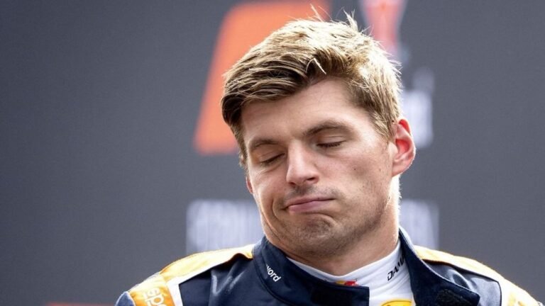 Verstappen megszólalt a falba csapódása után, Hamilton durván kiakadt a Ferrarira