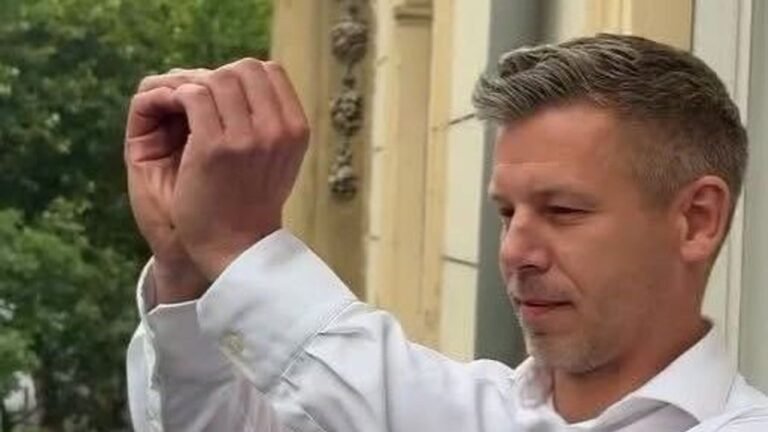 Magyar Péter taktikát váltott: hallgatásba burkolózik Baka András jelölése ügyében
