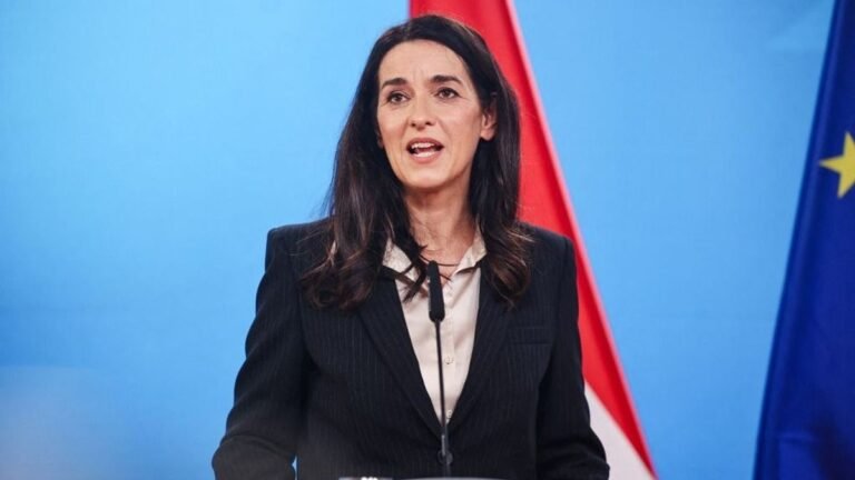 Az Orbán Anita vezette külügy már most több ponton lekörözi Szijjártóékat