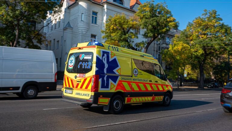 Hűtlen kezelés miatt indult nyomozás a mentőautó-beszerzések ügyében
