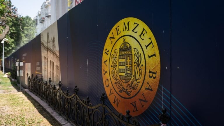 Szerdán ül össze az MNB-s visszaéléseket feltáró parlamenti bizottság