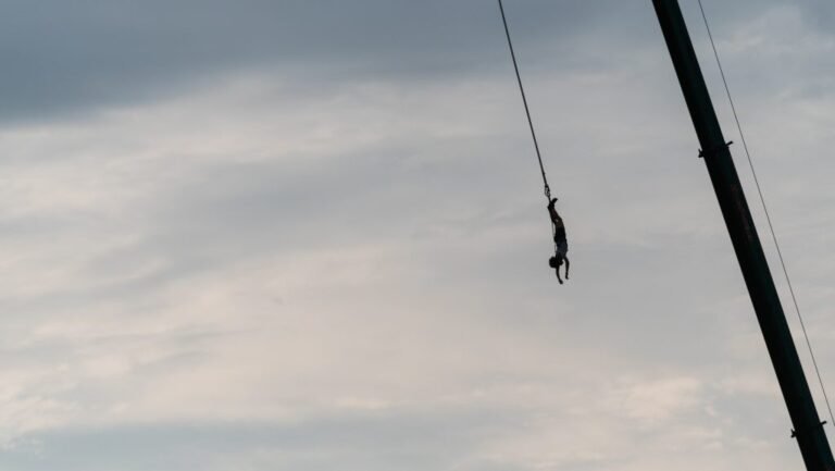 Egy fesztiválozó nyaka köré tekeredett a bungee jumping kötele a Szegedi Ifjúsági Napokon