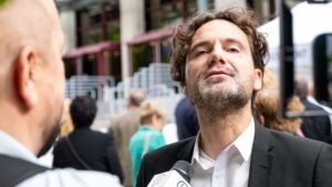 Havasi Bertalan bemutatta a bérszámfejtési papírt