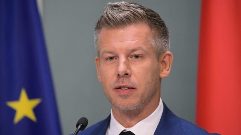 Magyar hosszan szid többféle embert