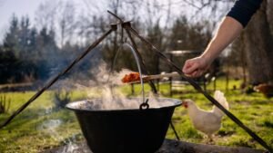 Nejlont dobott a lángra egy nő bográcsozáskor, háromhektáros tűz lett belőle