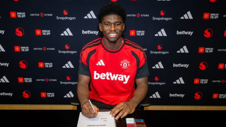 Újabb középpályással erősített a Manchester United