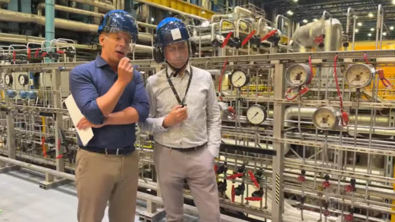 „Ilyet még Magyarország nem látott” – Magyar Péterék élőben kapcsolják vissza a Paksi Atomerőmű 3-as turbináját