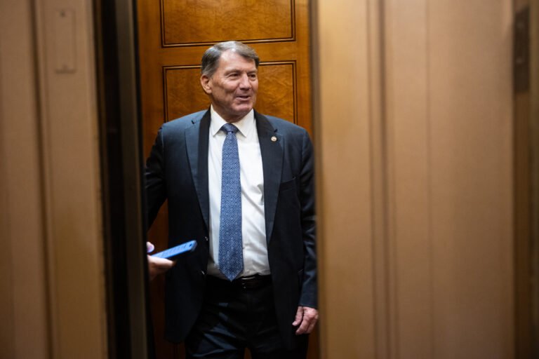 South Dakota Democrat exits Senate race, clears way for independent