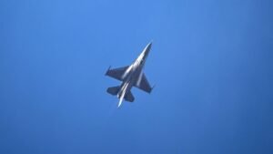 Román F16-osok üldöztek egy idegen drónt, ami végül egy kukoricásba csapódott