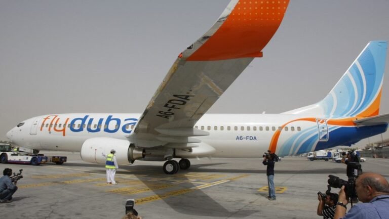 Vészhelyzet a Flydubai járatán: az egyik pilóta akarhatta földnek vezetni a gépet, folyt a vér a fülkében
