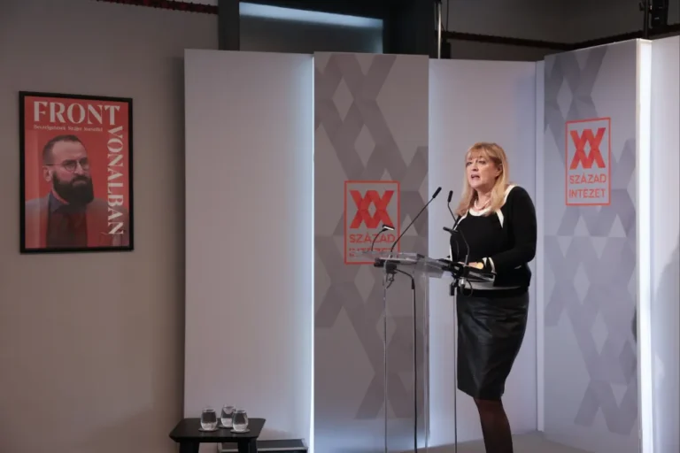 „Valami véget ért, valami fáj” – Schmidt Mária filozofikus posztban búcsúzott a terror házás kekvájától