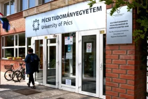 Lemondott a filozófusbotrányban érintett kar dékánja, már nem a Pécsi Tudományegyetemen dolgozik