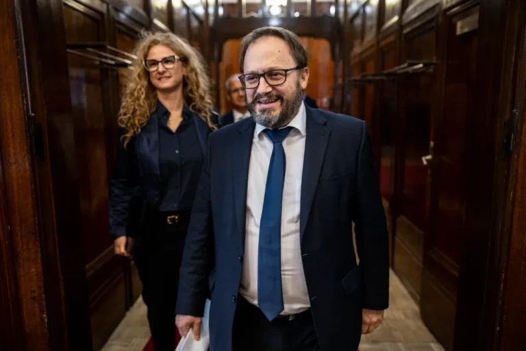 Nyílt pályázaton keresik a Közbeszerzési és Ellátási Főigazgatóság vezetőjét
