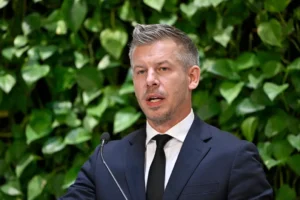 Meghosszabbítja a kormány a bevándorlás miatti válsághelyzetet, Magyar szerint azért, hogy legyen idő megállapodni az EU-val egy új szabályozásról