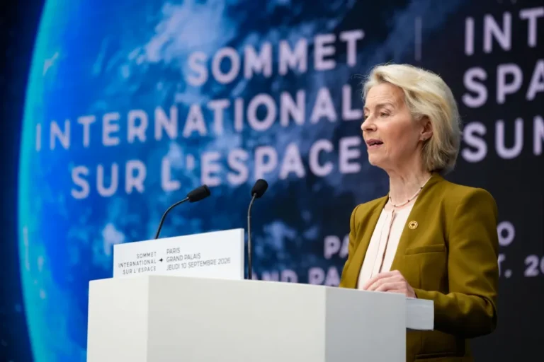 Von der Leyen üdvözölte, hogy alakulóban egy uniós űripari óriáscég, kritikát kapott érte