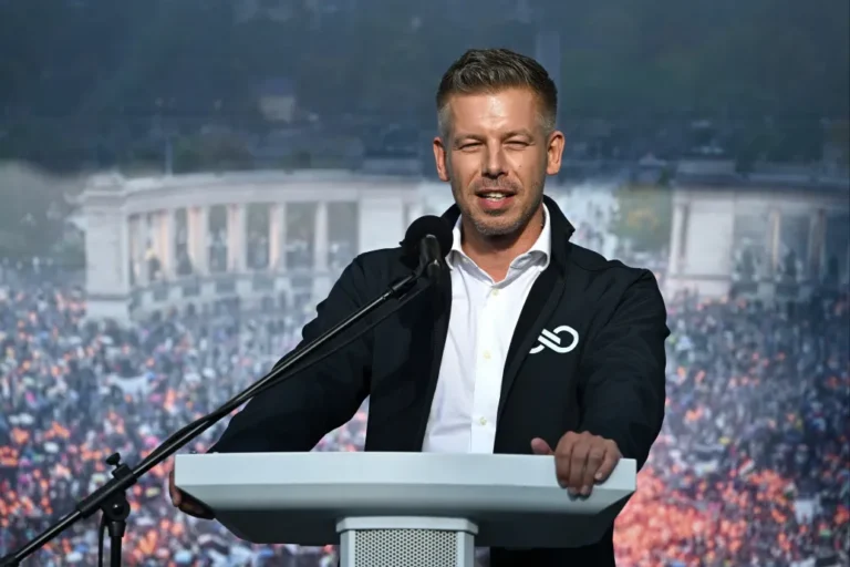 Magyar Péter: Mindenki azt szeret és úgy szeret, akit és ahogyan szeretne