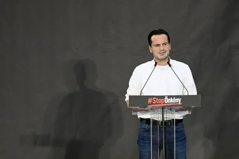 Reagált a Fidesz Magyar Péter rádiós interjújára: „Összevissza beszél”