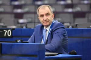 Több mint másfél évtizedes hagyományával szakított a Fidesz az Európai Parlamentben