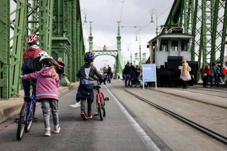 Pár utca helyett most egész Budapest autómentes lehetne a brüsszeli példa alapján