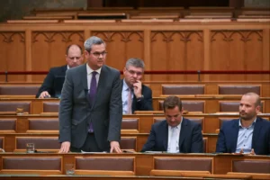 Hegedűs Zsolt szerint Takács Péter 2022-ben egy trágár szövegű levélben utalt arra, mit csinálna az orvosi kamarával