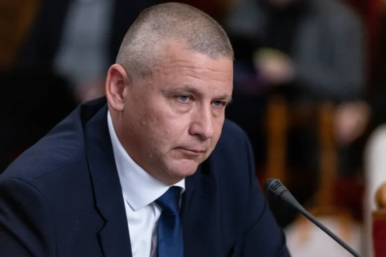 Ruszin-Szendi egy 12 milliárdos tanácsadói megbízás és vadászatok biztosítása miatt tesz feljelentést