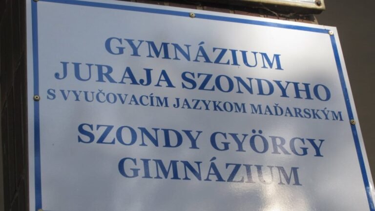 Franciaországban hagytak nyolc ipolysági gimnazistát, mert a kirándulás utolsó éjszakáján rosszul viselkedtek