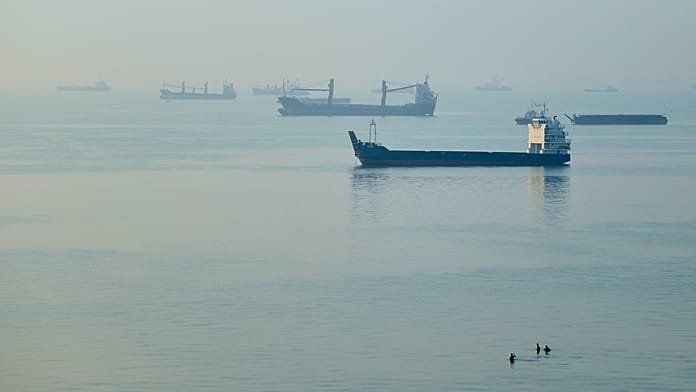 Az olajexport nő, a Hormuzon át haladó LNG-forgalom élénkül