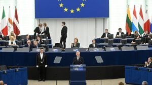 Videó: Carney szorosabb EU-kapcsolatokat sürget, tapsot kap az Európai Parlamentben