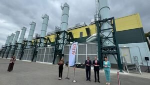 Bármikor beindítható, környezetbarát hibrid erőművet adtak át Csepelen
