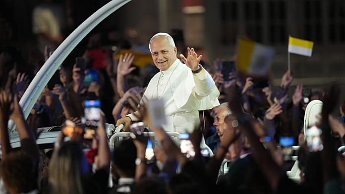 XIV. Leó pápa 800 ezer hívőt vonz Párizsba az érzelmes lourdes-i zarándoklat előtt