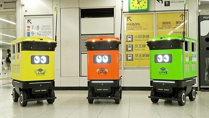 Japán mobil szemétgyűjtő robotokat tesztel a sindzsuku állomáson