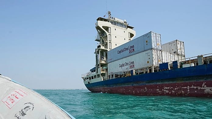 Az iráni háború megbénította a Hormuszi-szoroson át zajló hajóforgalmat, és felborította az öbölbeli exportot
