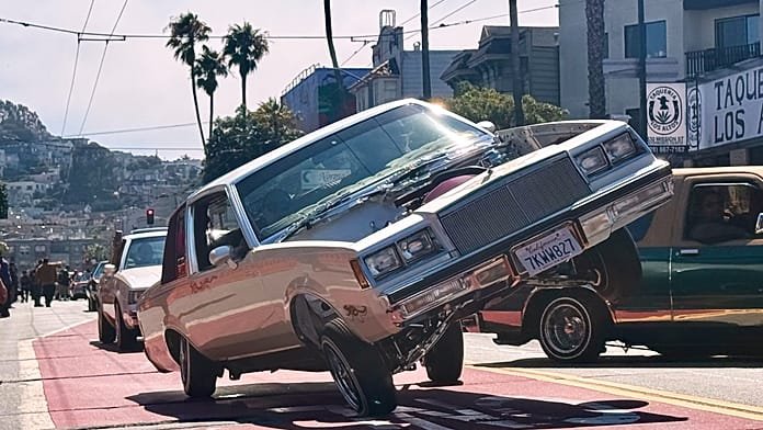 Színes felvonulással lepik el a lowrider autók San Francisco utcáit