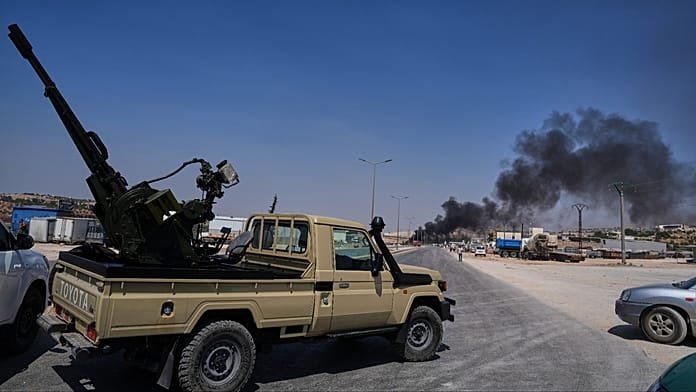 Robbanás ideiglenes fegyverraktárban Idlib közelében Szíriában, 14 halott
