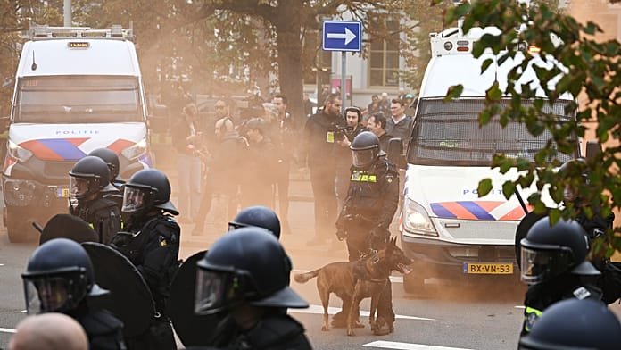 Rendőrök csaptak össze szélsőjobboldali bevándorlásellenes tüntetőkkel Hágában