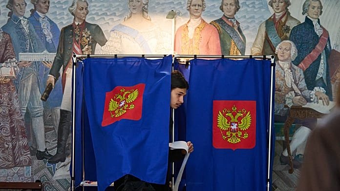 Nagy fölénnyel vezet a kormányzó Egységes Oroszország párt az előzetes választási eredmény szerint