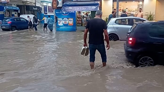 Heves esőzés és áradások bénítják Tunisz városát, az iskolák bezárnak
