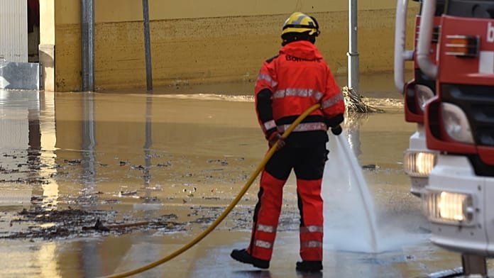 Heves esőzések árasztják el Valenciát és Katalóniát, egy sofőr meghalt Spanyolországban
