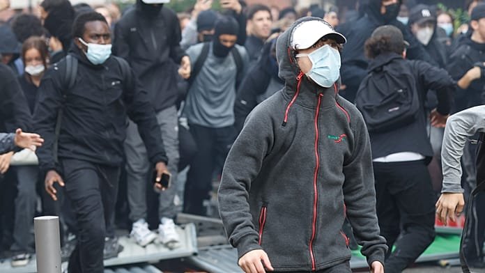 Francia diákok országszerte blokád alá vonják az iskolákat több forrást követelve