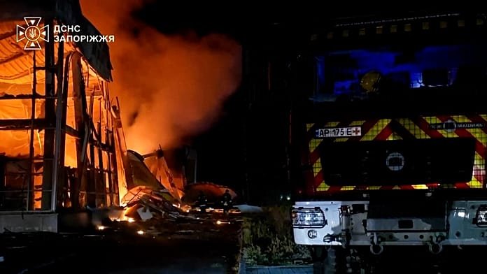 Orosz drónok romboltak le egy bevásárlóközpontot Zaporizzsjában
