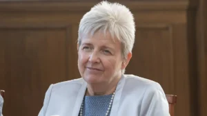 Ismét a pedagógusokat támadta Lannert Judit, Rétvári Bence szerint távoznia kell