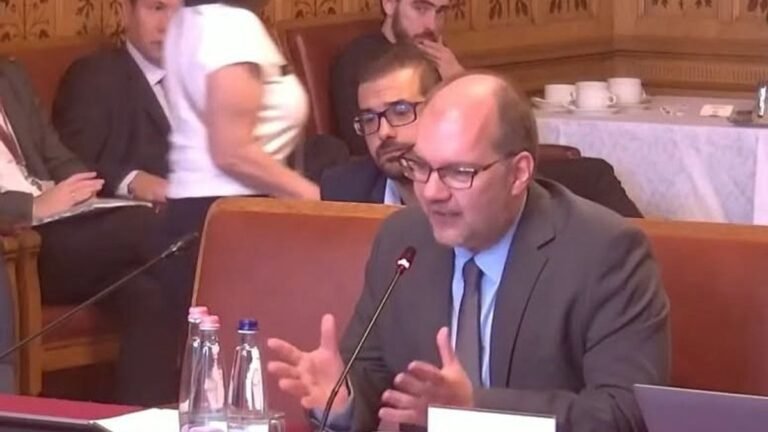 Már el is dőlt, ki lesz a Médiatanács új elnöke, a tiszások felülírták a szakmai szervezetek véleményét
