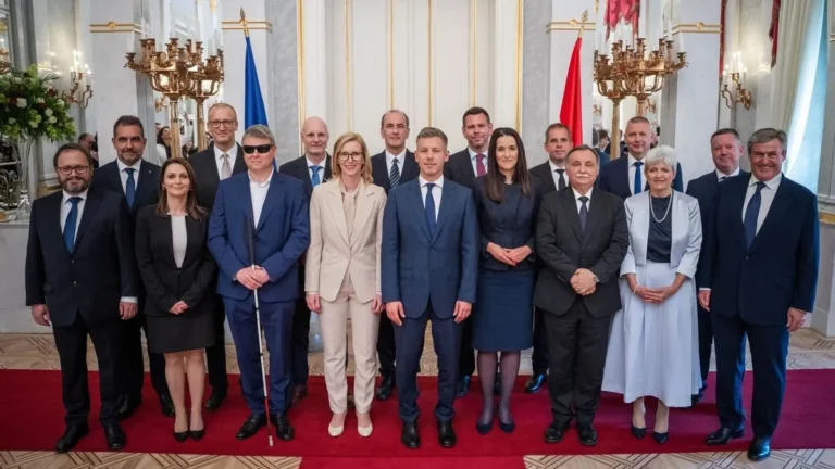 Nagy Attila Tibor nem kímélte a kormányt, a kabinet felét leváltaná