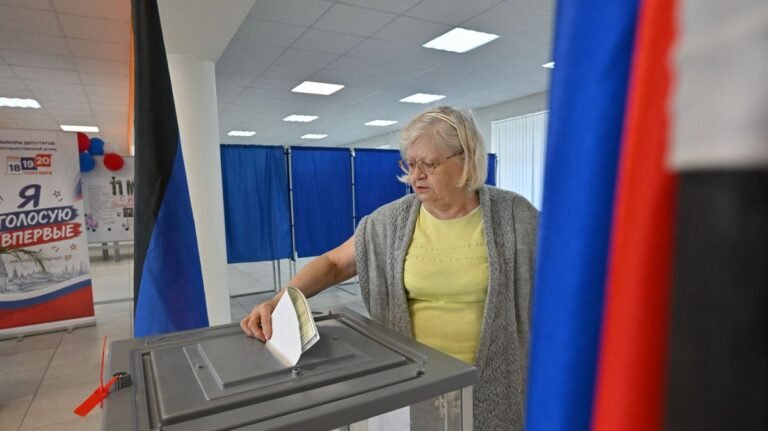 Oroszországi választás: nincs nagy meglepetés, Putyin pártja toronymagasan győzött