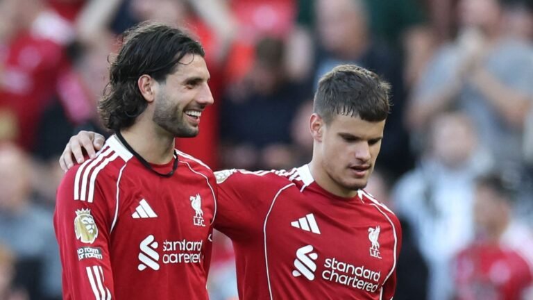 Szoboszlai szedi be a pénzt a Liverpool szabálysértőitől, Kerkez rendszeresen fizet