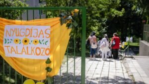 Itt a válasz a nyugdíjrendszer kínzó kérdéseire: Elvehető-e a 13. havi nyugdíj és minden kisnyugdíjas rászoruló-e?