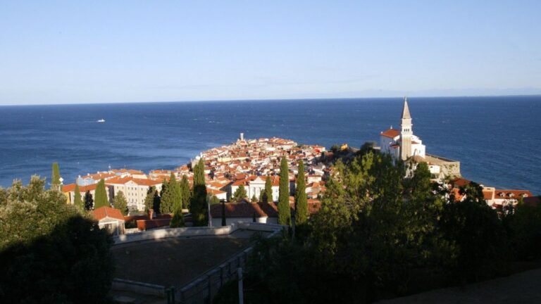 Messze van, mint Portorož Váradtól