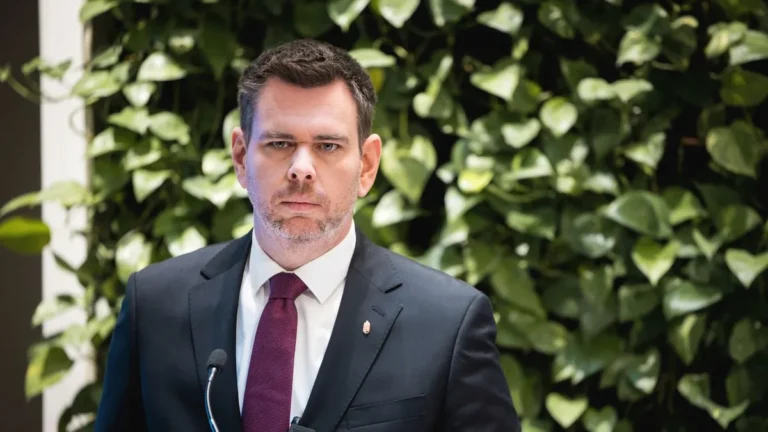 Vitézy Dávid újabb részleteket árult el arról, miért bontják fel az autópálya-koncessziót